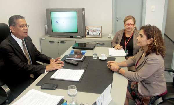 politica-delegada-linda-gla