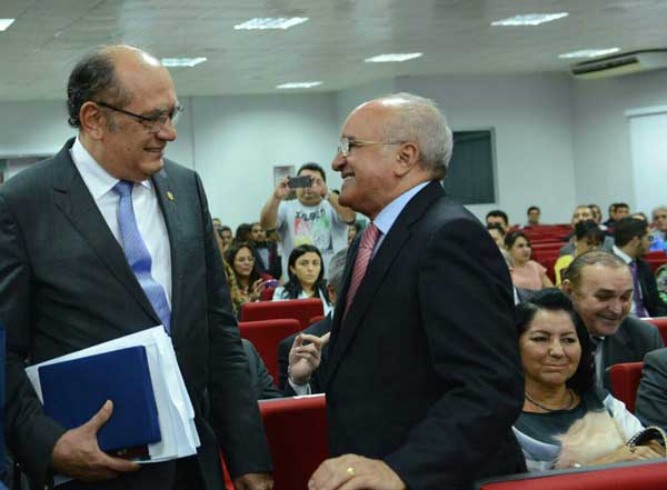 politica-uea-04-oab-parceri