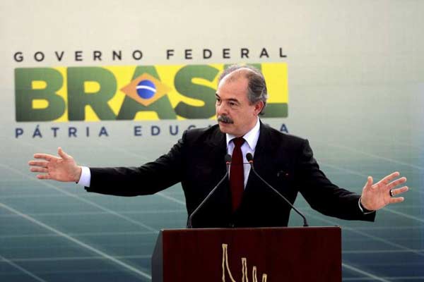 brasil-educacao-mercadante-