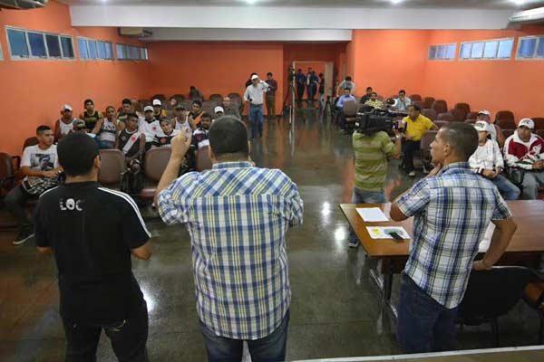esporte-torcidas-vasco-flu-