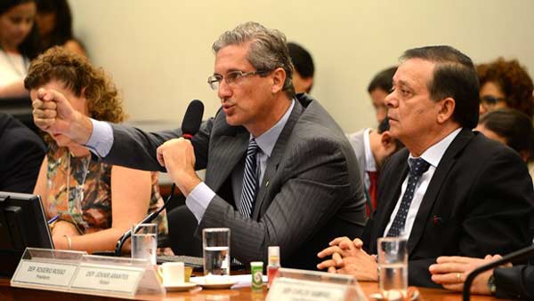 politica-relatorio-impeachm