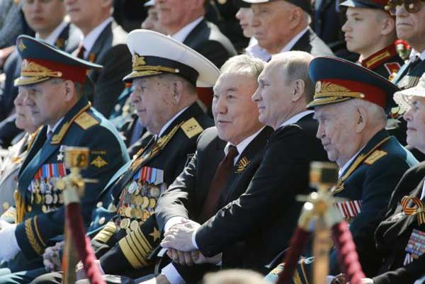 mundo-desfile-putin-nazarba