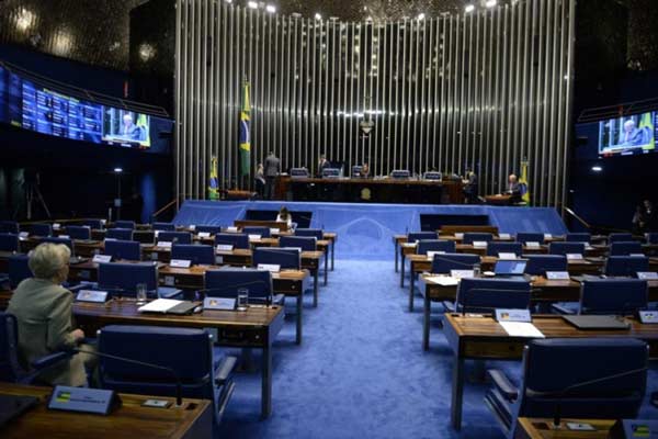 politica-senado-afasta-dilm