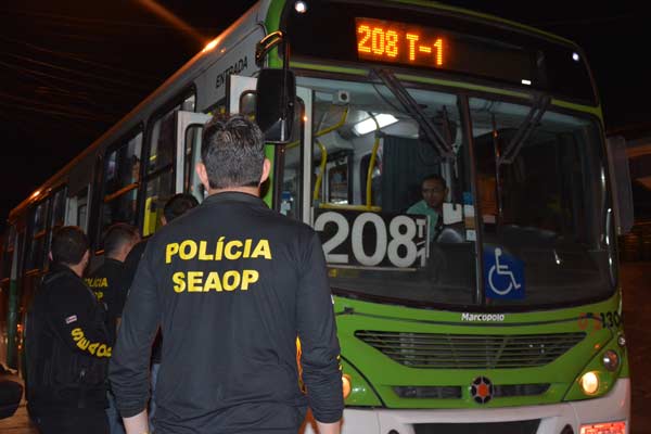 cidade-operacao-02-onibus-m