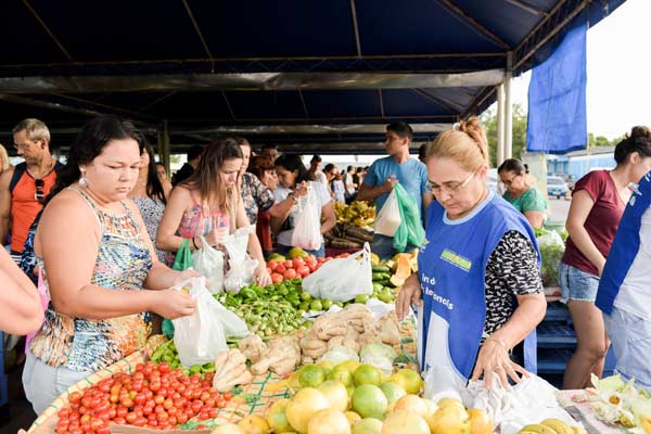 economia-feira-cassam-08-08