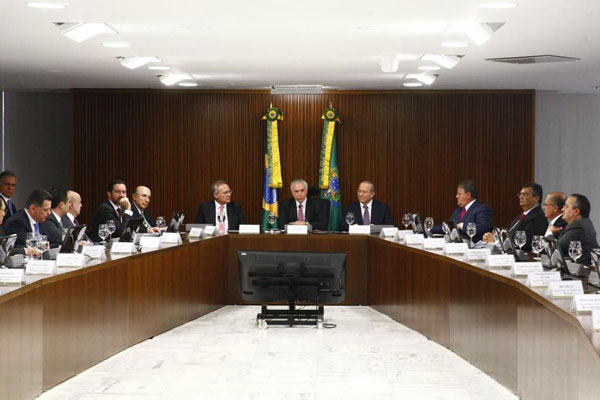 politica-governo-dividas-es