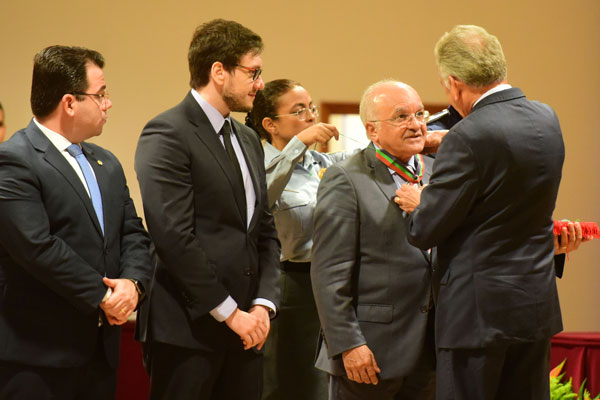 politica-melo-comenda-14-12