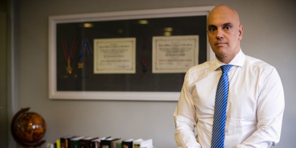 politica-ministro-alexandre