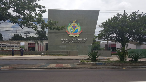 politica-escola-contas-tce-