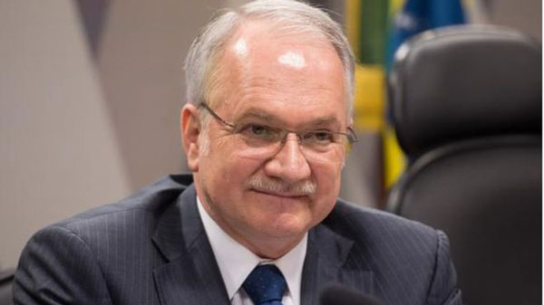 politica-fachin-entrada-cam