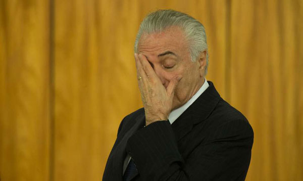 politica-denuncia-temer-cam