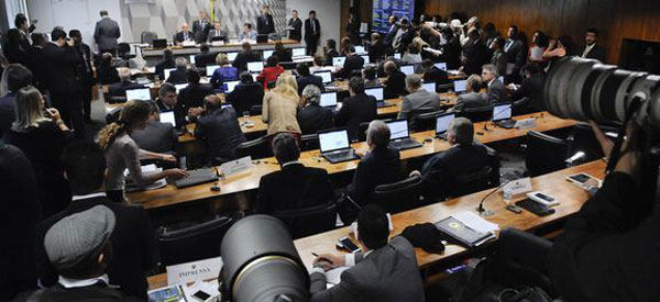 politica-ccj-senado-pec-stf
