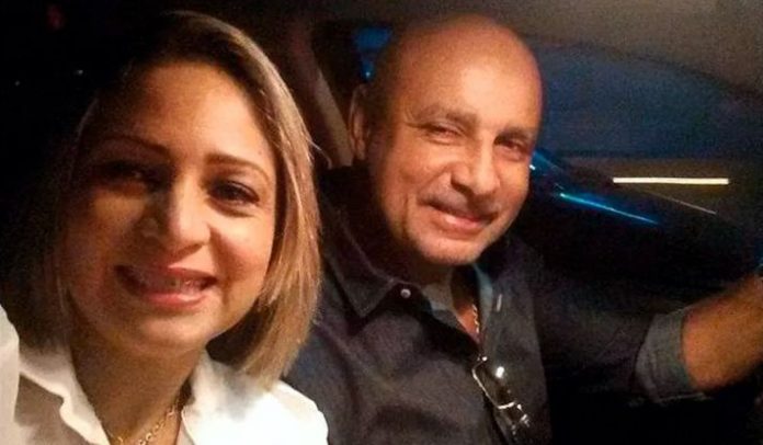 Casal rachadinha