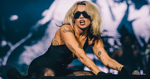 mileycyrus_277364857_1325137744680254_6427932123391882677_n_widelg
