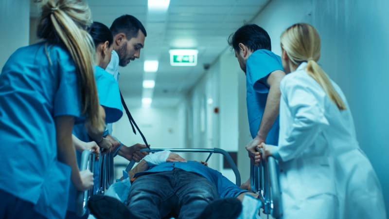 MEDICOS (1)