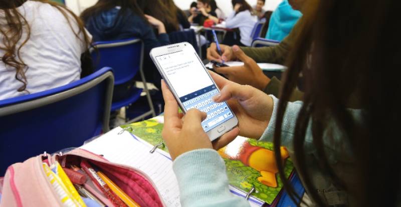 alunos celular