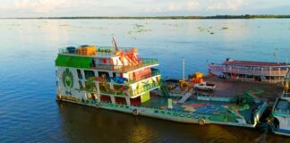 Barco da Bienal das Amazônias oferece oficinas gratuitas em Manaus