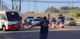 Operação Viagem Segura fiscaliza 145 veículos durante a Festa do Cupuaçu