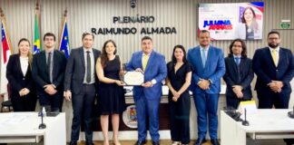 Juíza que implantou Escritório Social recebeu título de cidadã parintinense