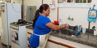 Mais de 80 mil empregadores serão notificados para regularizar FGTS de domésticos