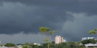 Prefeitura de Manaus emite alerta para fortes chuvas e ventos neste sábado