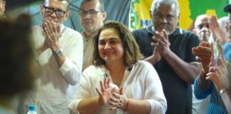 Maria do Carmo propõe reforço ao agro em visita a produtores de abacaxi em Novo Remanso