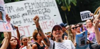 Brasil vai às ruas para denunciar aumento dos casos de feminicídio