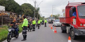 Operação ‘Trânsito Seguro’ resulta em 79 autuações e 28 remoções de veículos na Autaz Mirim