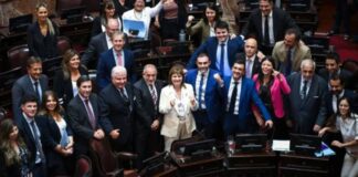 Argentina aprova reforma trabalhista de Milei com jornada de 12 horas