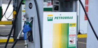 Governo zera PIS/Cofins do diesel para conter impacto da alta do petróleo