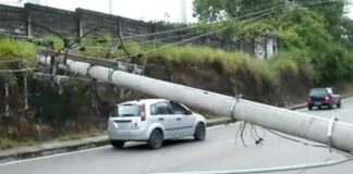 Motorista embriagado derruba poste e causa congestionamento na Avenida das Torres