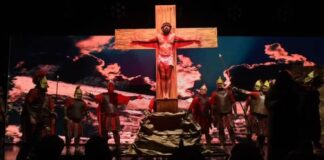 Espetáculos da Paixão de Cristo movimentam Manaus durante a Semana Santa