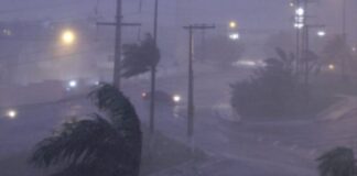 Madrugada é de temporal em Manaus