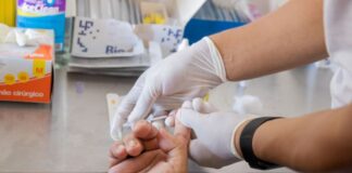 Campanha contra hepatites virais reforça testes, vacinação e preservativos em Manaus