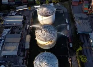 Operação contra vazamento de estireno na Innova ultrapassa 86 horas em Manaus