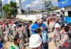 Funcionários de empresa terceirizada protestam contra condições de trabalho em Manaus