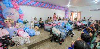 Programa “Carinho de Mãe”: 200 gestantes recebem kits bebê da Prefeitura de Parintins