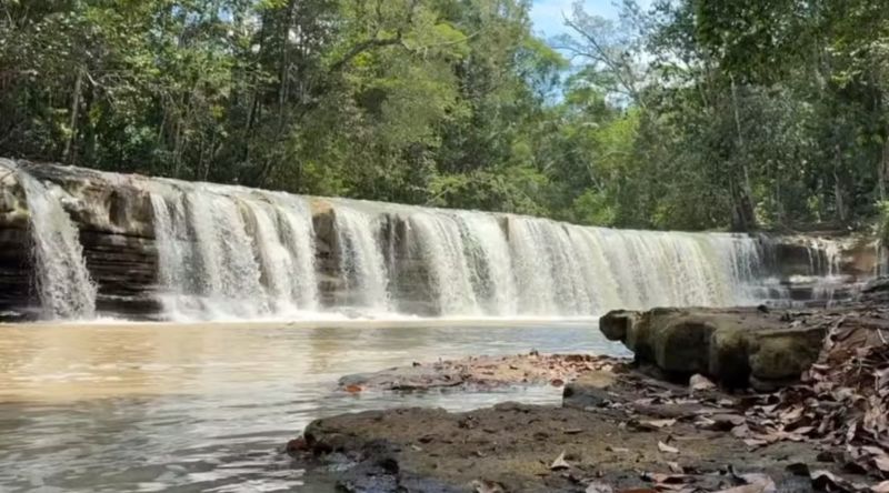 Cachoeira Natal em Presidente Figueiredo