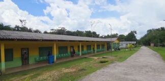 Escola em comunidade de Atalaia do Norte enfrenta precariedade na infraestrutura