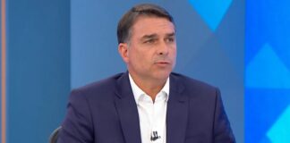 Pedido de investigação de Flávio Bolsonaro no caso do roubo do INSS chega à Polícia Federal