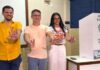 David Almeida vota, critica abandono do interior e promete “justiça social” no Amazonas