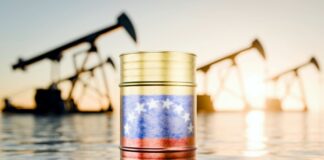 Enquanto apostam na vitória bolsonarista no Brasil, os EUA pegam petróleo venezuelano 25% mais barato